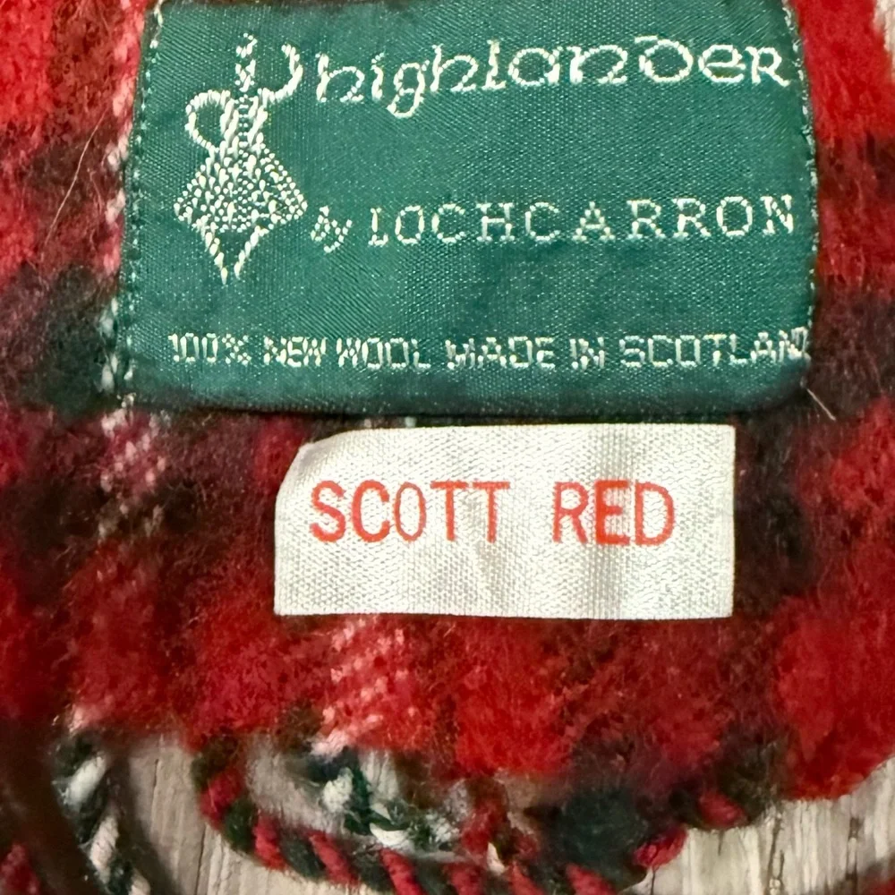 Lochcarron Scotland Wool Tartan Scarf Red Green Plaid Highlander Wrap Fringe